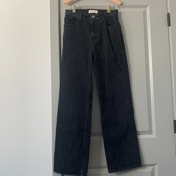 Abercrombie & Fitch Denim - Abercrombie & Fitch black 90s Relaxed High Rise Jean, 27
